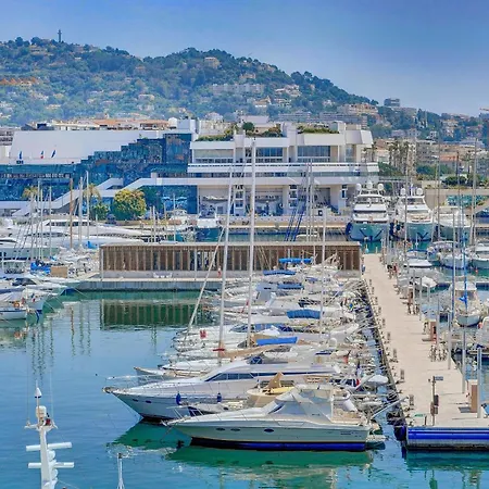A 3-room 5 Minutes Walk From The Palais Des Festivals Apartment *