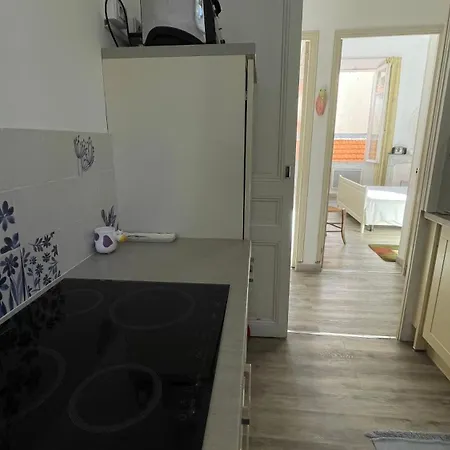 A 3-room 5 Minutes Walk From The Palais Des Festivals *