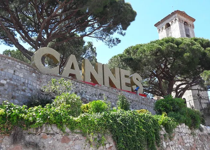 A 3-room 5 Minutes Walk From The Palais Des Festivals Apartment