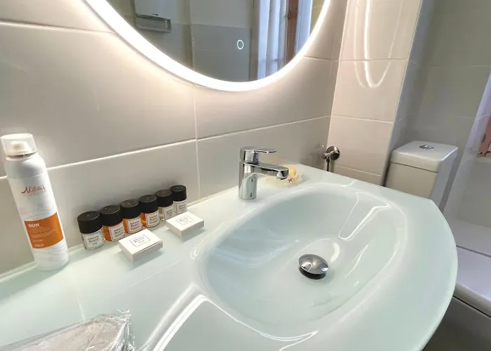 A 3-room 5 Minutes Walk From The Palais Des Festivals Apartment