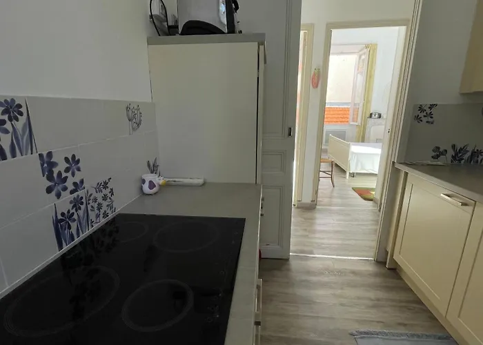 A 3-room 5 Minutes Walk From The Palais Des Festivals *